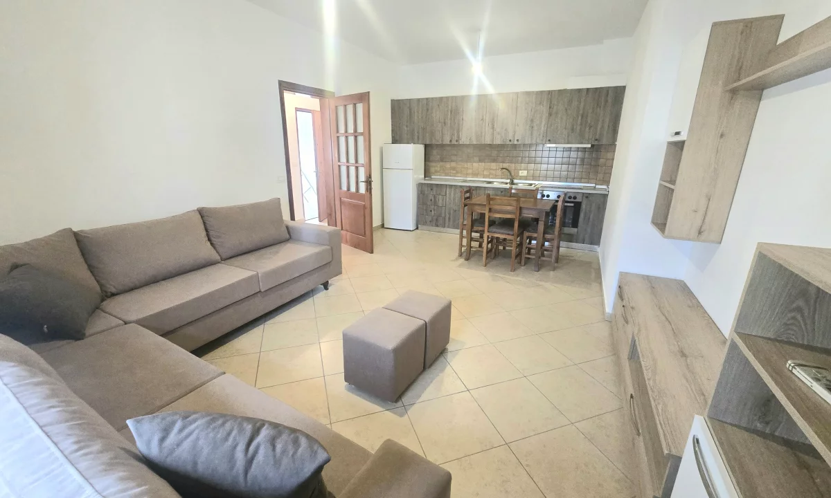 Shtepi me qera Apartament ne Tirane, 1+1, Mobilimi E mobiluar, Pagesa 45,000  Leke.