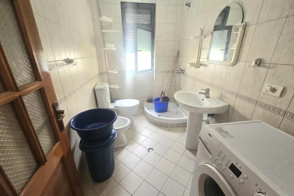 Shtepi me qera Apartament ne Tirane, 1+1, Mobilimi E mobiluar, Pagesa 45,000  Leke.