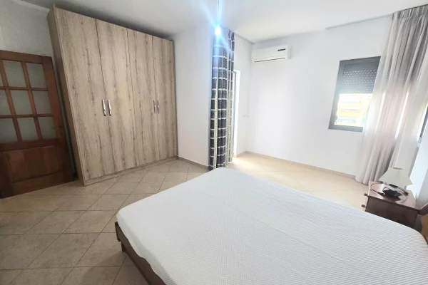 Shtepi me qera Apartament ne Tirane, 1+1, Mobilimi E mobiluar, Pagesa 45,000  Leke.