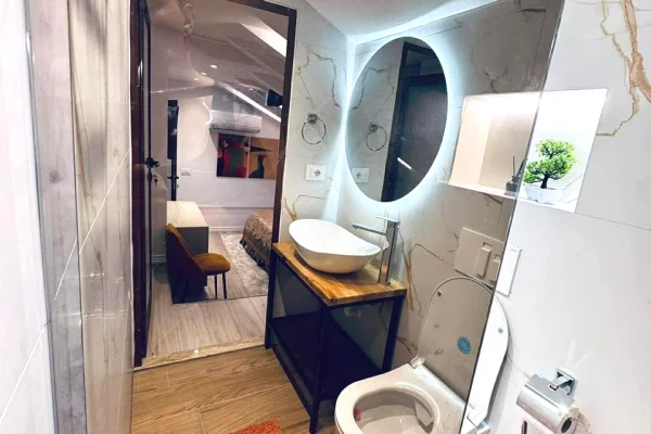Shtepi me qera Apartament ne Tirane, 1+1, Mobilimi E mobiluar, Pagesa 65,000  Leke.