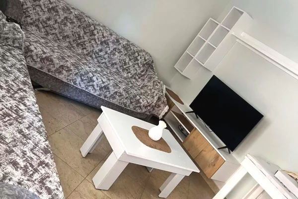 Shtepi me qera Apartament ne Tirane, 1+1, Mobilimi E mobiluar, Pagesa 35,000  Leke.