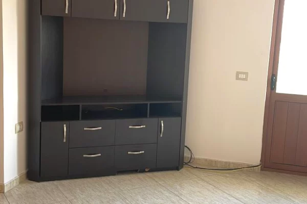 Shtepi me qera Apartament ne Tirane, 3+1, Mobilimi Pjeserisht e mobiluar, Pagesa 40,000  Leke.