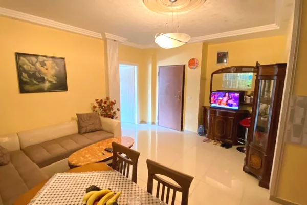 Shtepi me qera 1+1 ne Tirane - 50,000 Leke