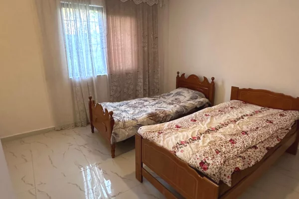 Shtepi me qera Duplex(shtepi me 2 kate) ne Tirane, 2+1, Mobilimi E mobiluar, Pagesa 35,000  Leke.