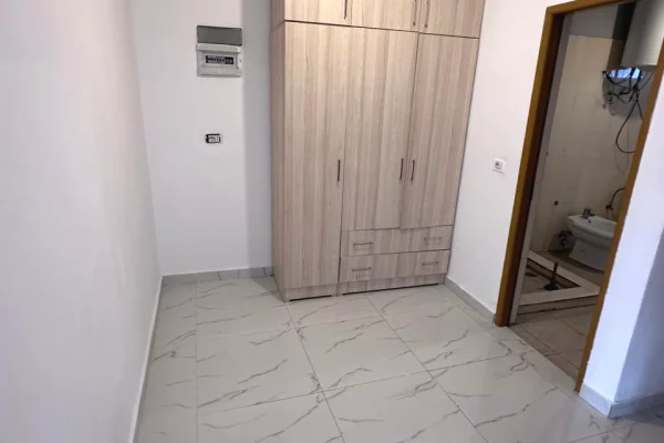 Shtepi me qera Duplex(shtepi me 2 kate) ne Tirane, 2+1, Mobilimi E mobiluar, Pagesa 35,000  Leke.