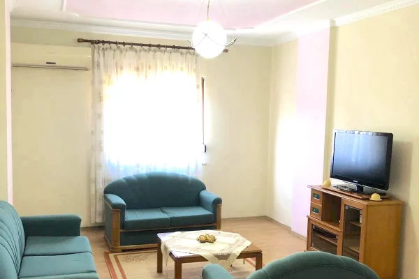 Shtepi me qera 2+1 ne Tirane - 40,000 Leke