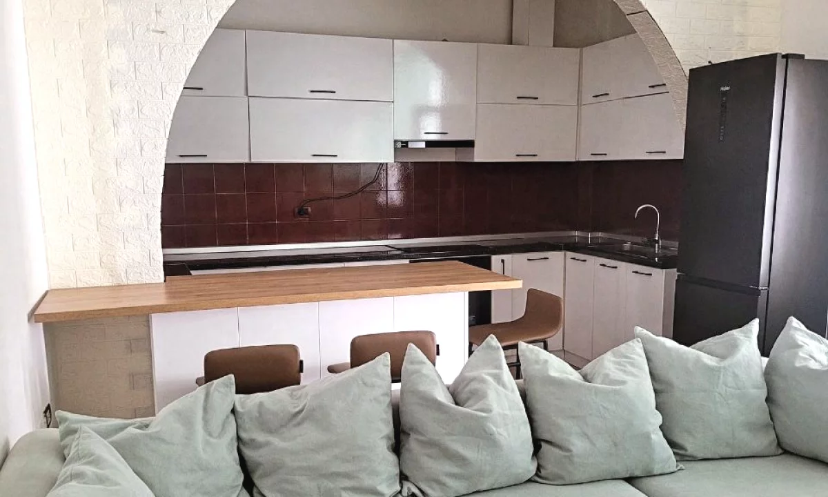 Shtepi me qera Apartament ne Tirane, 1+1, Mobilimi E mobiluar, Pagesa 45,000  Leke.