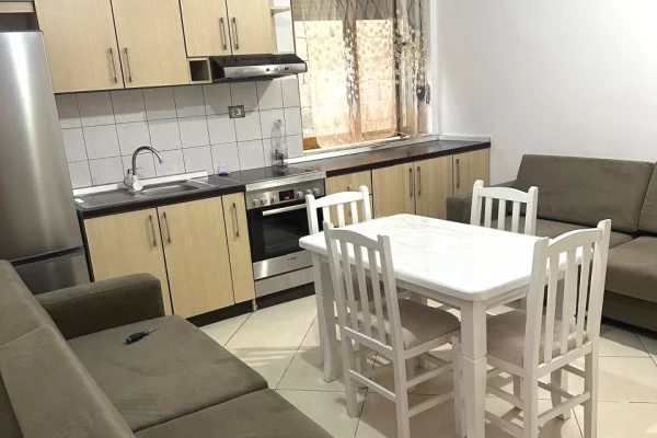 🏡 SHTËPI ME QERA – RRUGA MYSLYM KETA, ALLIAS