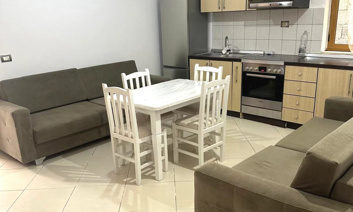 Shtepi me qera Apartament ne Tirane, 1+1, Mobilimi E mobiluar, Pagesa 35,000  Leke.