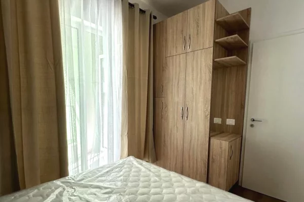 Shtepi me qera Apartament ne Tirane, 1+1, Mobilimi E mobiluar, Pagesa 450  Euro.