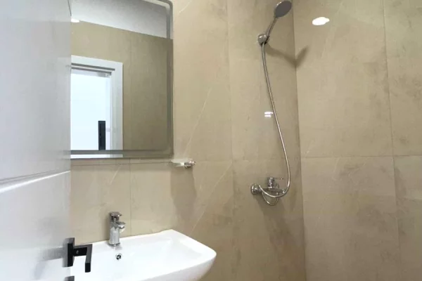 Shtepi me qera Apartament ne Tirane, 2+1, Mobilimi E mobiluar, Pagesa 70,000  Leke.