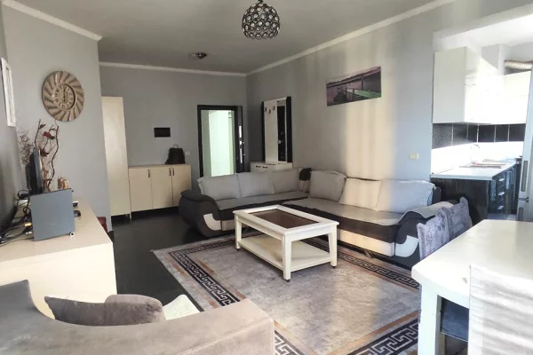 Shtepi me qera 1+1 ne Tirane - 45,000 Leke