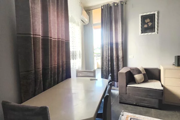 Shtepi me qera Apartament ne Tirane, 1+1, Mobilimi E mobiluar, Pagesa 45,000  Leke.