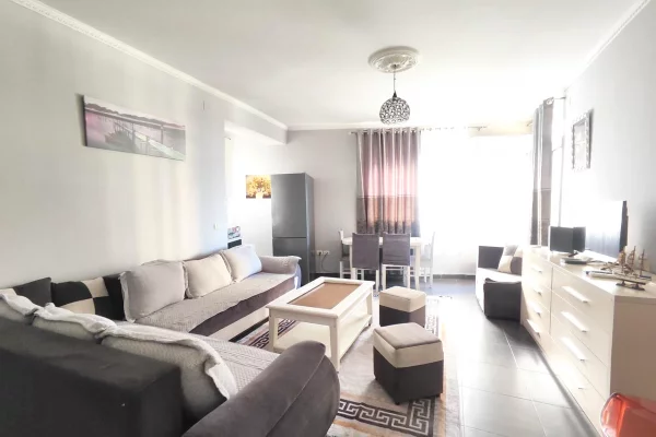 Shtepi me qera Apartament ne Tirane, 1+1, Mobilimi E mobiluar, Pagesa 45,000  Leke.