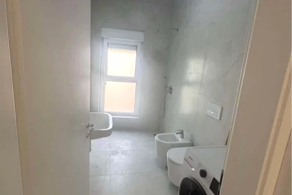 Shtepi me qera Apartament ne Tirane, 2+1, Mobilimi E mobiluar, Pagesa 50,000  Leke.