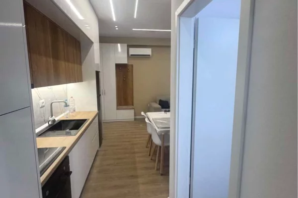 Shtepi me qera Apartament ne Tirane, 2+1, Mobilimi E mobiluar, Pagesa 50,000  Leke.