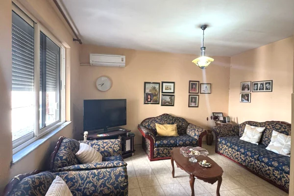 🏡 SHITET APARTAMENT 2+1 – RRUGA BARDHYL (SHESHI “STRAUS”), TIRANË