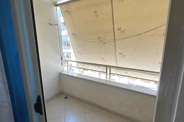 Shtepi me qera Apartament ne Tirane, 1+1, Mobilimi E mobiluar, Pagesa 42,000  Leke.