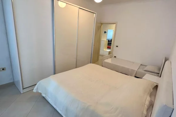 Shtepi me qera Apartament ne Tirane, 1+1, Mobilimi E mobiluar, Pagesa 42,000  Leke.