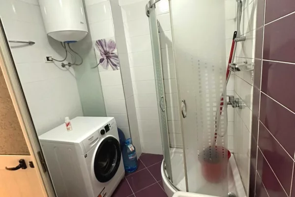 Shtepi me qera Apartament ne Tirane, 1+1, Mobilimi E mobiluar, Pagesa 42,000  Leke.
