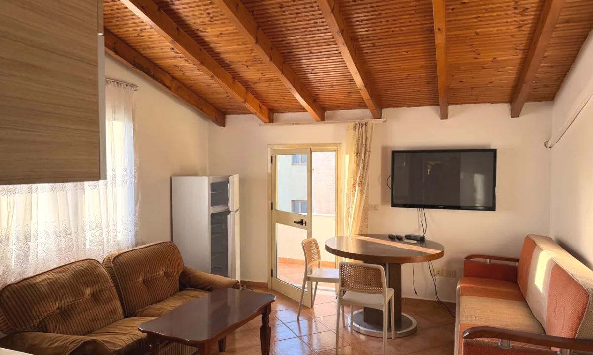 Shtepi me qera Apartament ne Tirane, 1+1, Mobilimi E mobiluar, Pagesa 40,000  Leke.