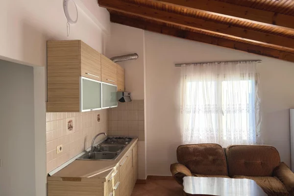 Shtepi me qera Apartament ne Tirane, 1+1, Mobilimi E mobiluar, Pagesa 40,000  Leke.