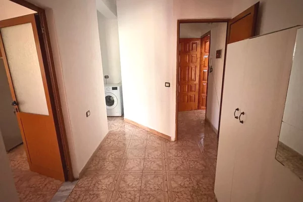 Shtepi me qera Apartament ne Tirane, 1+1, Mobilimi E mobiluar, Pagesa 35,000  Leke.