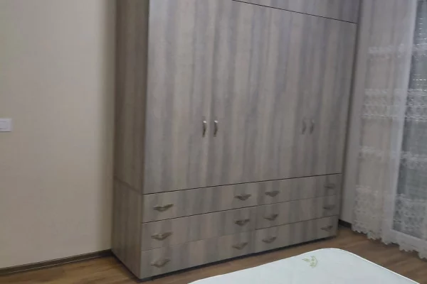 Shtepi me qera Apartament ne Tirane, 2+1, Mobilimi E mobiluar, Pagesa 55,000  Leke.