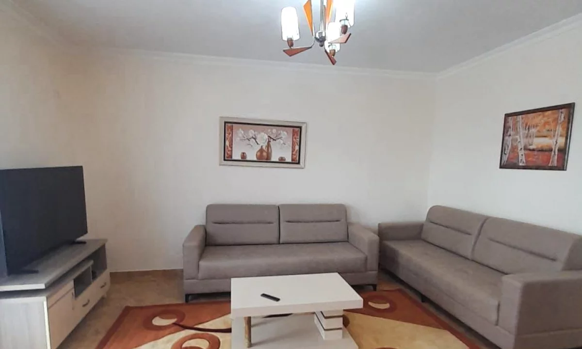 Shtepi me qera Apartament ne Tirane, 1+1, Mobilimi E mobiluar, Pagesa 55,000  Leke.