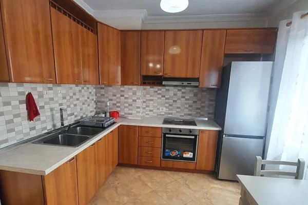 Shtepi me qera Apartament ne Tirane, 1+1, Mobilimi E mobiluar, Pagesa 55,000  Leke.
