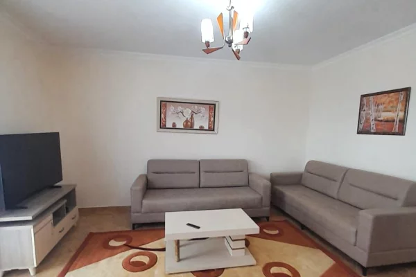 Shtepi me qera 1+1 ne Tirane - 55,000 Leke