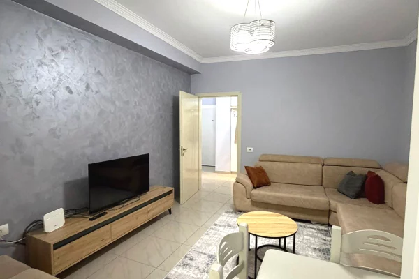 Shtepi me qera Apartament ne Tirane, 1+1, Mobilimi E mobiluar, Pagesa 50,000  Leke.