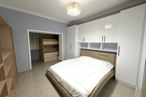 Shtepi me qera Apartament ne Tirane, 1+1, Mobilimi E mobiluar, Pagesa 50,000  Leke.