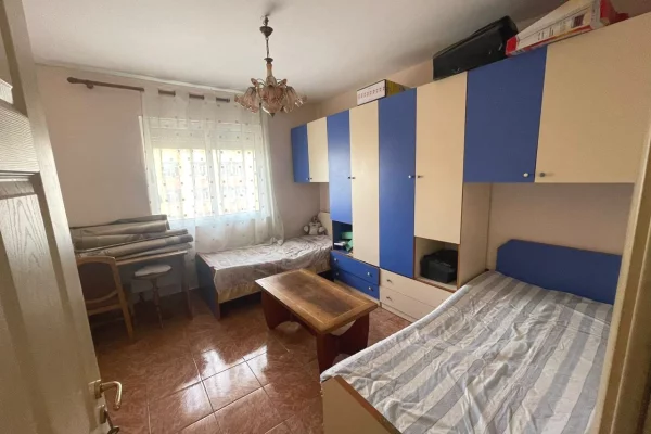 Shtepi me qera Apartament ne Tirane, 2+1, Mobilimi E mobiluar, Pagesa 45,000  Leke.