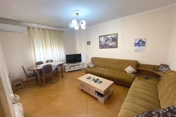 Shtepi me qera 2+1 ne Tirane - 45,000 Leke