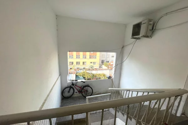 Shtepi me qera Apartament ne Tirane, 2+1, Mobilimi E mobiluar, Pagesa 45,000  Leke.