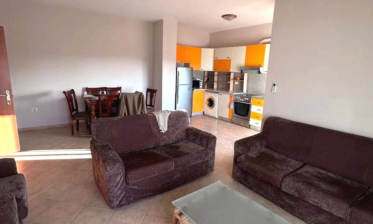 Shtepi me qera Apartament ne Tirane, 2+1, Mobilimi E mobiluar, Pagesa 60,000  Leke.