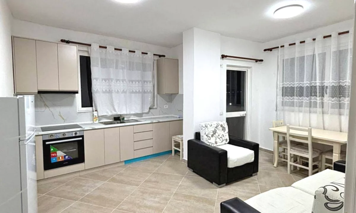Shtepi me qera Apartament ne Tirane, 2+1, Mobilimi E mobiluar, Pagesa 38,000  Leke.