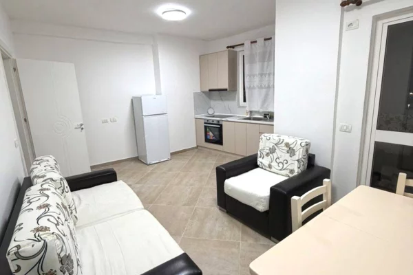 Shtepi me qera Apartament ne Tirane, 2+1, Mobilimi E mobiluar, Pagesa 38,000  Leke.