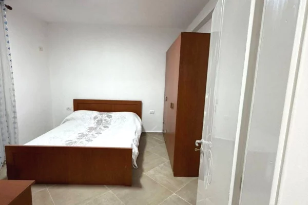 Shtepi me qera Apartament ne Tirane, 2+1, Mobilimi E mobiluar, Pagesa 38,000  Leke.
