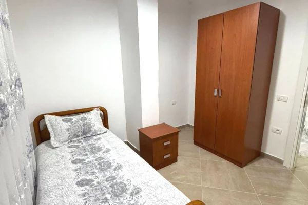 Shtepi me qera Apartament ne Tirane, 2+1, Mobilimi E mobiluar, Pagesa 38,000  Leke.