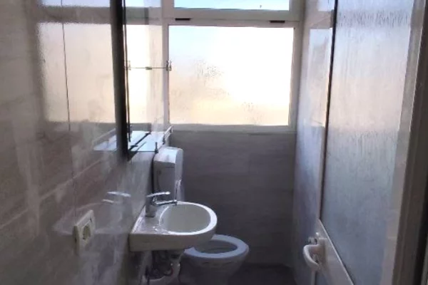 Shtepi me qera Apartament ne Tirane, 2+1, Mobilimi E mobiluar, Pagesa 38,000  Leke.
