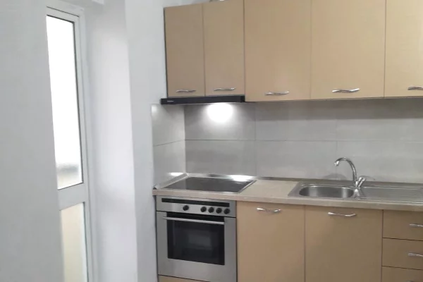 Shtepi me qera Apartament ne Tirane, 1+1, Mobilimi E mobiluar, Pagesa 40,000  Leke.