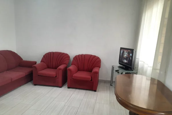 Shtepi me qera Apartament ne Tirane, 1+1, Mobilimi E mobiluar, Pagesa 40,000  Leke.
