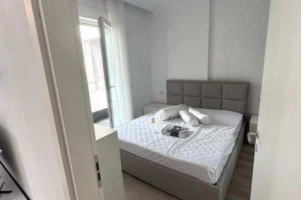 Shtepi me qera Apartament ne Tirane, 1+1, Mobilimi E mobiluar, Pagesa 60,000  Leke.