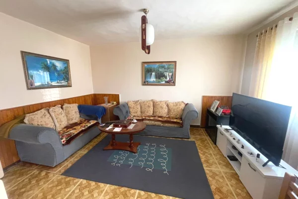 Shtepi ne shitje 2+1 ne Tirane - 130,000 Euro