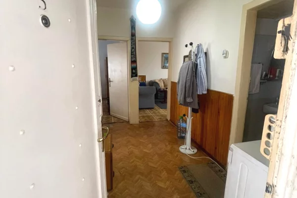 Shtepi ne shitje Apartament ne Tirane, 2+1, Mobilimi E mobiluar, Pagesa 130,000  Euro.