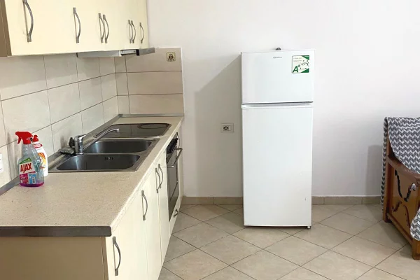 Shtepi me qera Apartament ne Tirane, 1+1, Mobilimi E mobiluar, Pagesa 35,000  Leke.