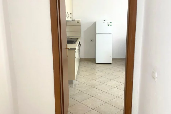 Shtepi me qera Apartament ne Tirane, 1+1, Mobilimi E mobiluar, Pagesa 35,000  Leke.