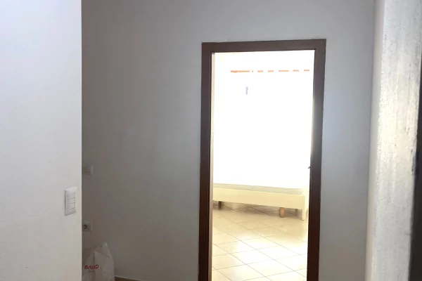 Shtepi me qera Apartament ne Tirane, 1+1, Mobilimi E mobiluar, Pagesa 35,000  Leke.